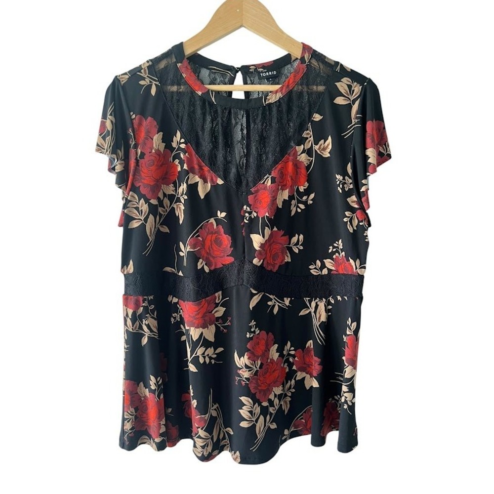 Torrid‎ Babydoll Top Womens 2 Black Floral Lace Empire Waist Flutter Sleeve